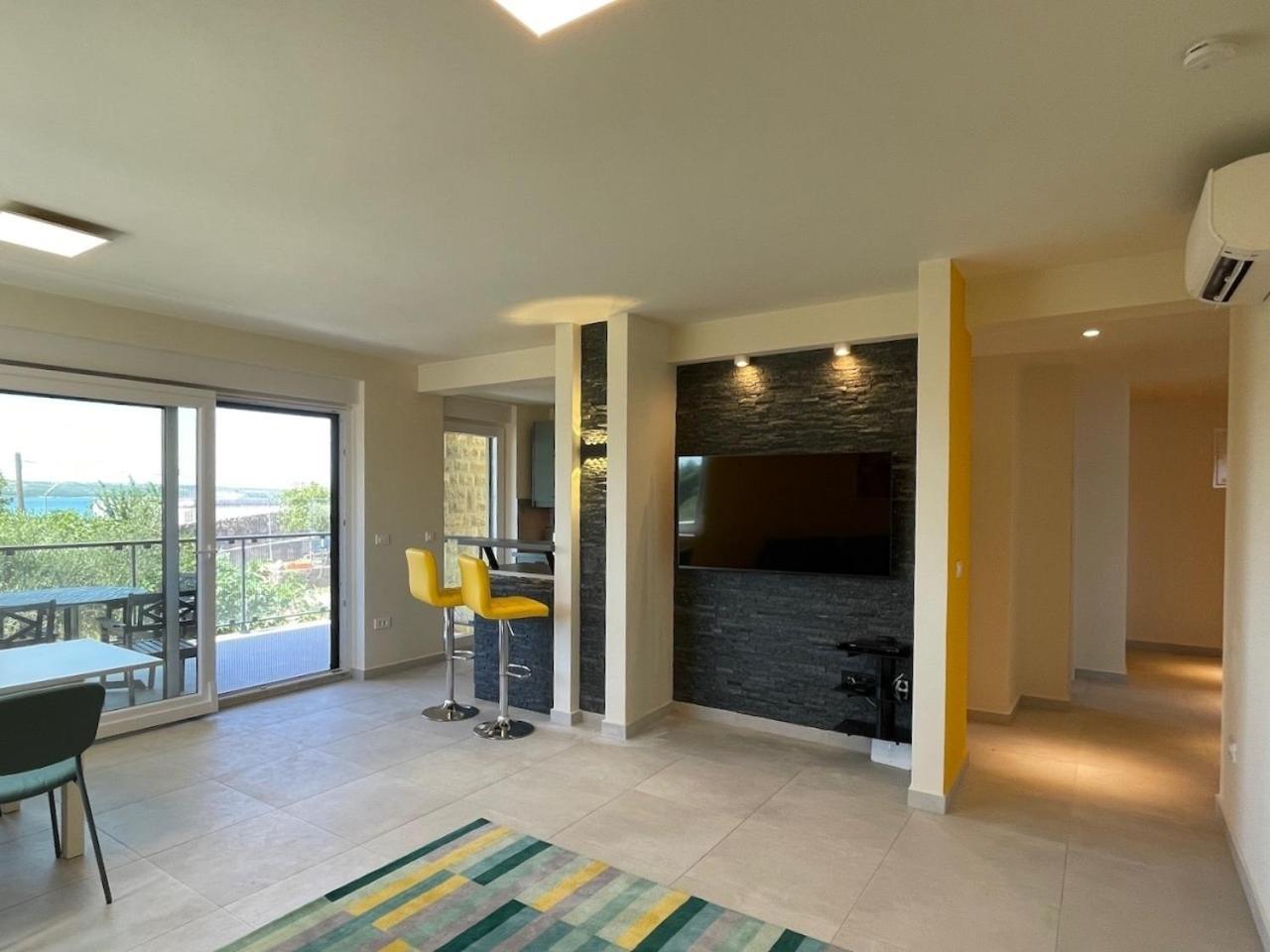 Ferienwohnung Mit Beheiztem Pool, 60 M Vom Strand ماسلينتسا المظهر الخارجي الصورة