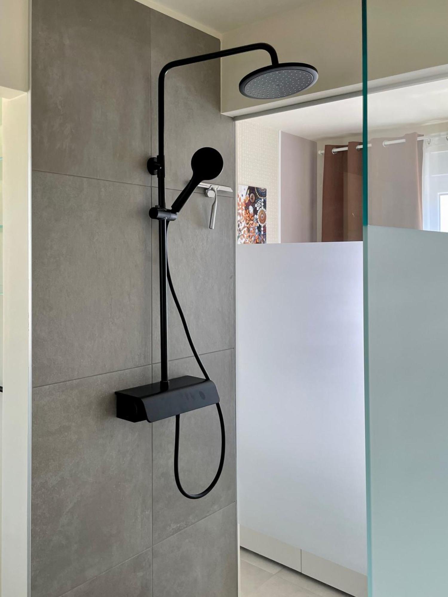 Ferienwohnung Mit Beheiztem Pool, 60 M Vom Strand ماسلينتسا المظهر الخارجي الصورة
